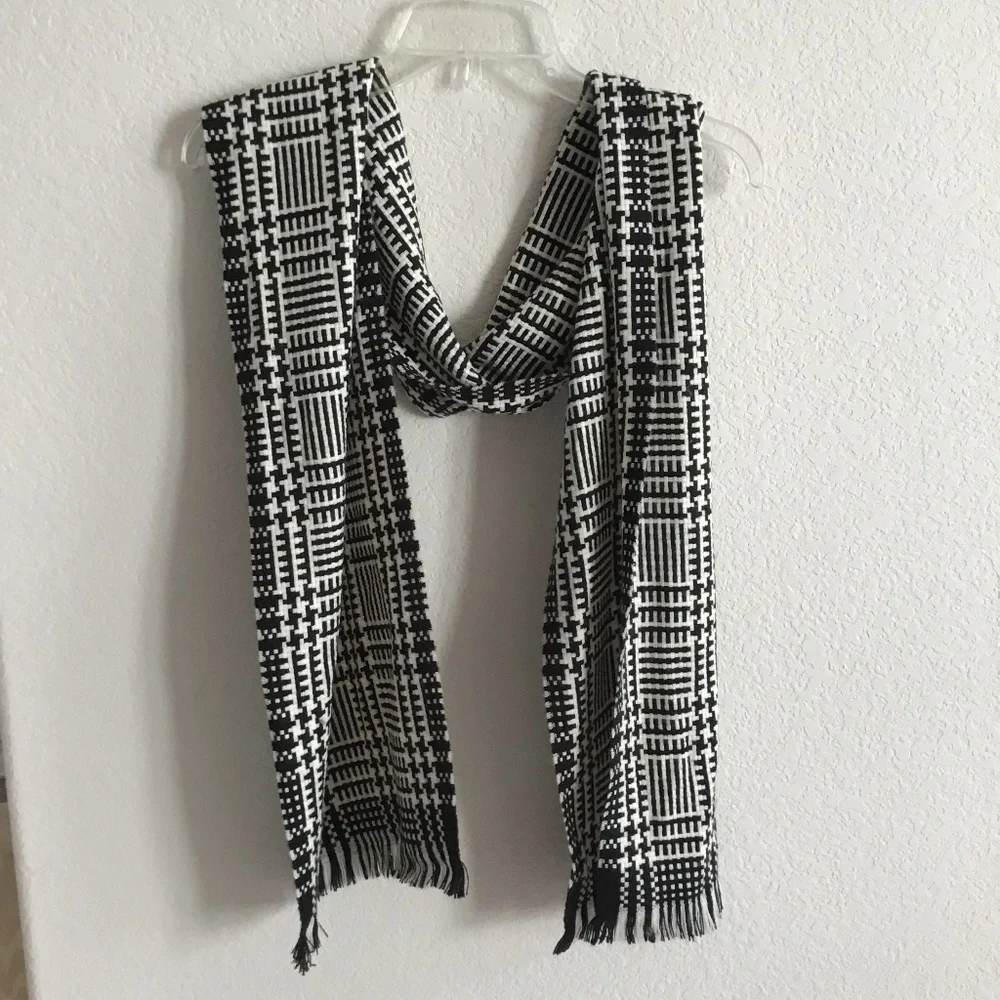 JOSEPH ABBOUD B&W ACRYLIC SCARF